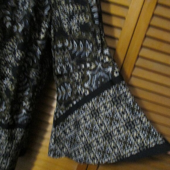 Zac & Rachel top Whimsygoth black & tan bell sleeves stretchy & flowy size 2x - Picture 5 of 9